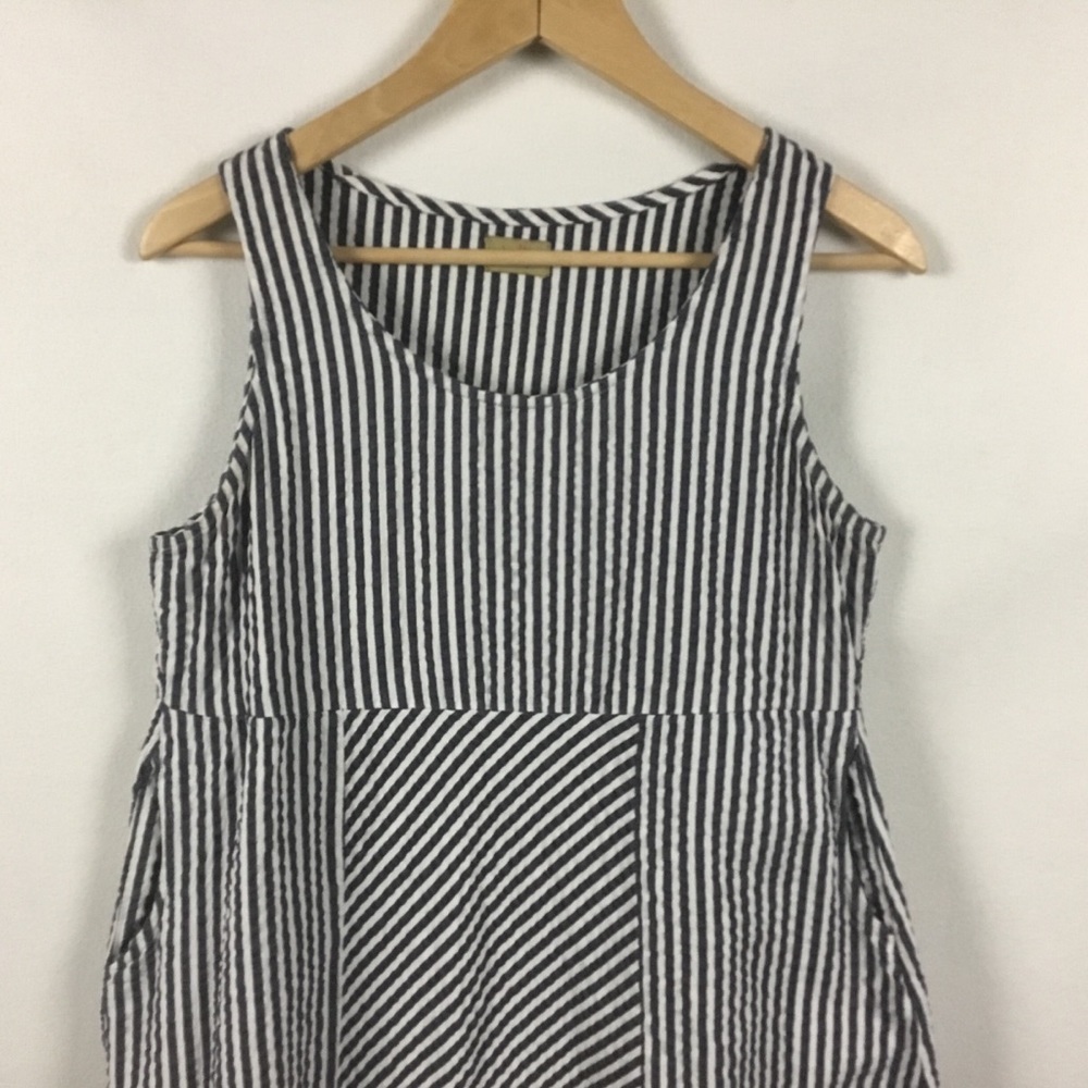 Tulip Seersucker Striped Dress - Picture 9 of 15